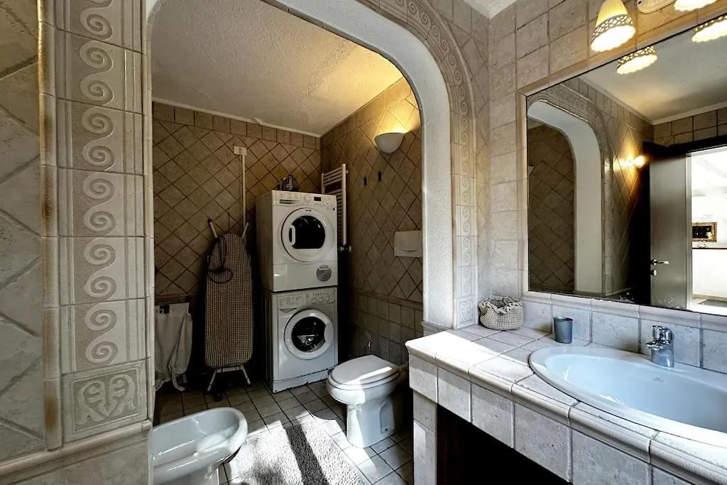 La Casa Dei Sette Nani Villa Germignaga 0*,  Italy